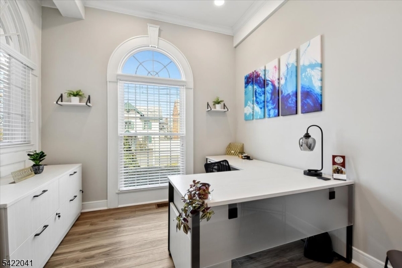 Murray Hill Square - Commercial Sale