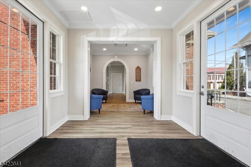 Murray Hill Square - Commercial Sale