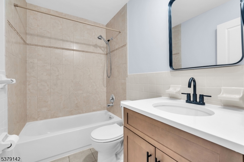 Edison Hollow South Condos - Residential