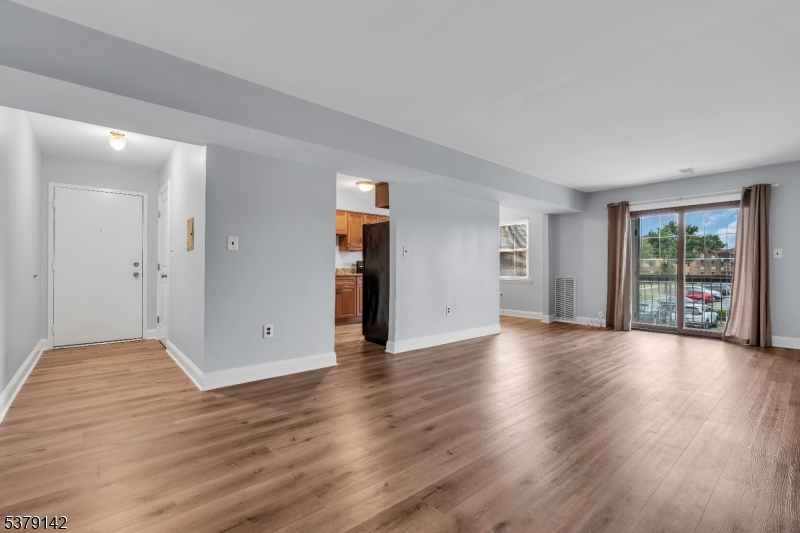 Edison Hollow South Condos - Residential