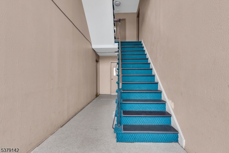 Edison Hollow South Condos - Residential