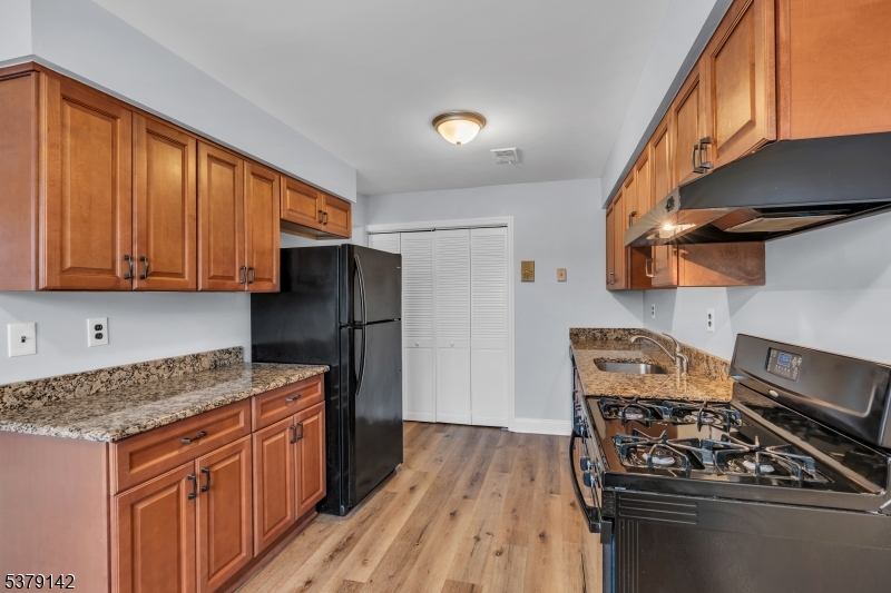 Edison Hollow South Condos - Residential