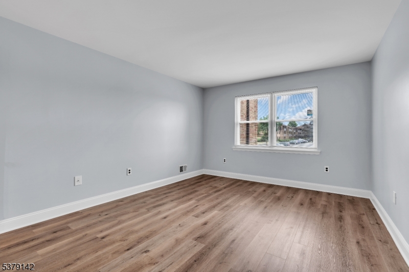 Edison Hollow South Condos - Residential