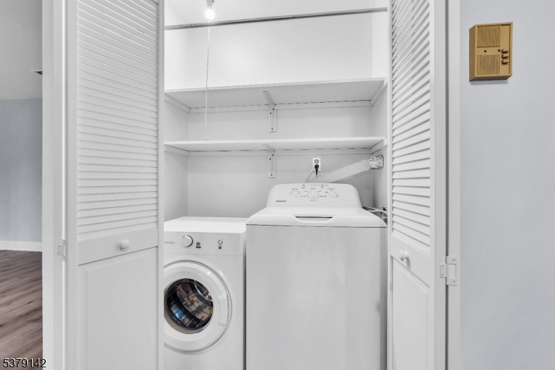 Edison Hollow South Condos - Residential