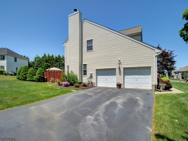 POETS PEAK - Residential