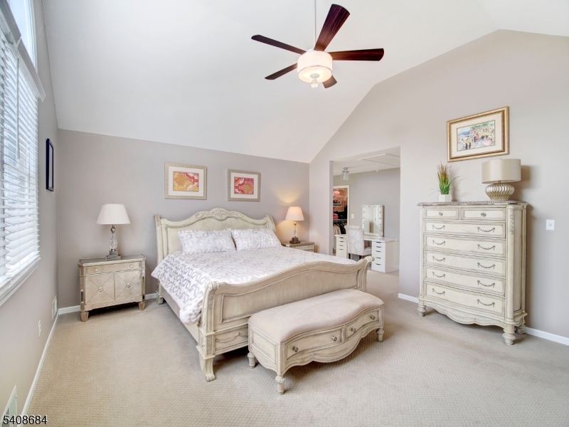 POETS PEAK - Residential