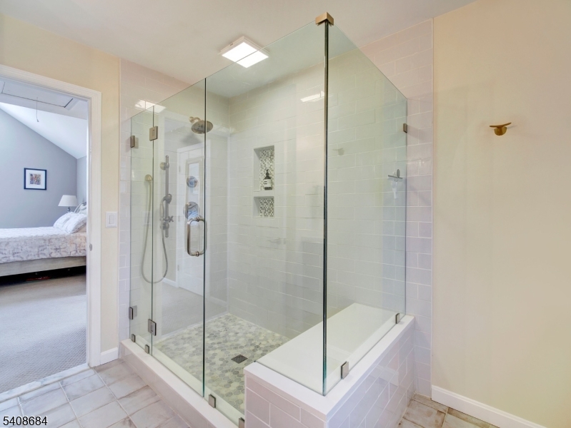 POETS PEAK - Residential