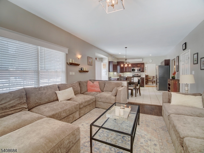 POETS PEAK - Residential