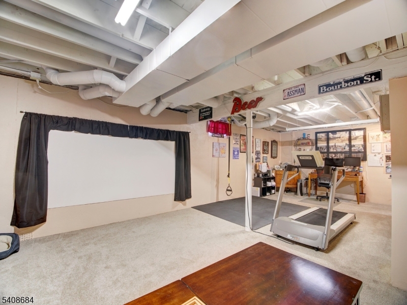 POETS PEAK - Residential