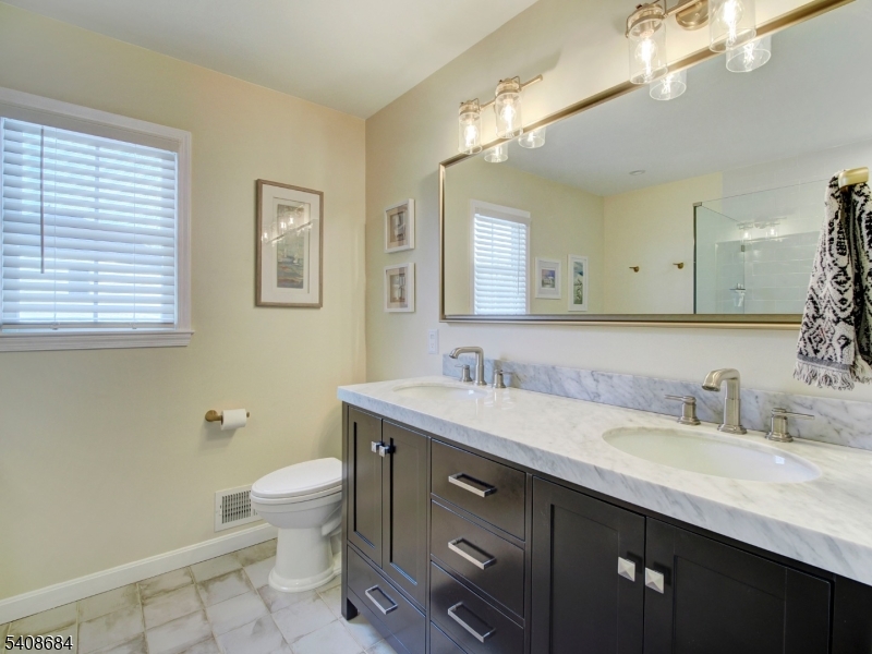 POETS PEAK - Residential