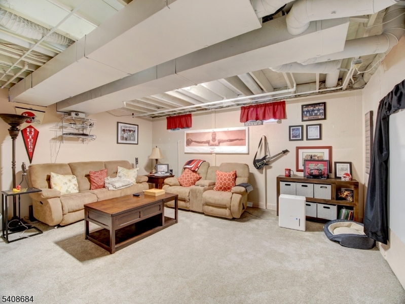 POETS PEAK - Residential