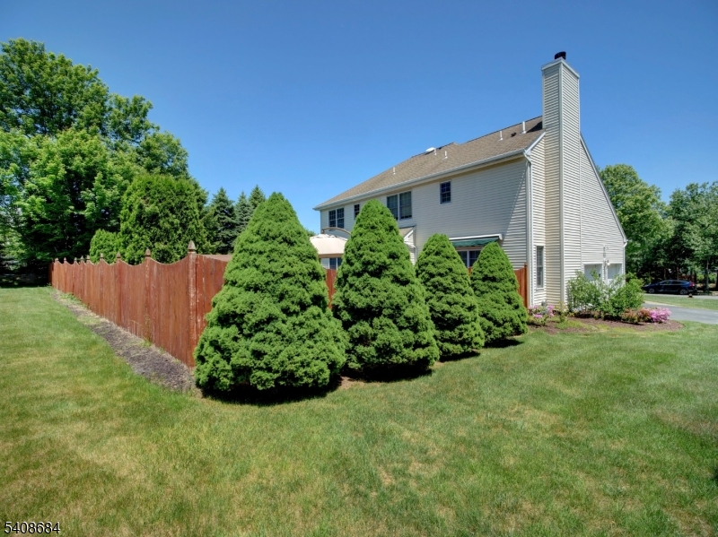 POETS PEAK - Residential