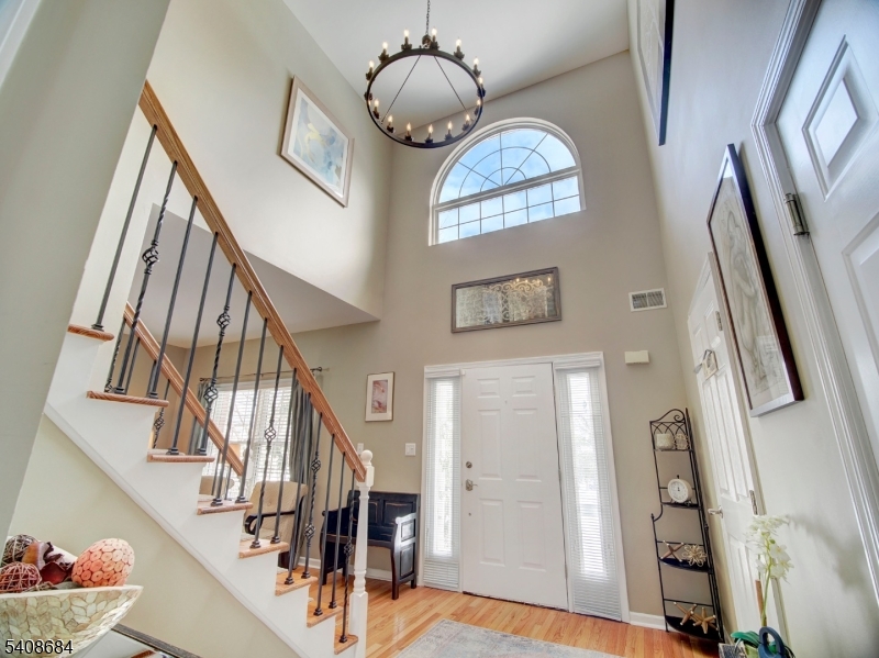 POETS PEAK - Residential