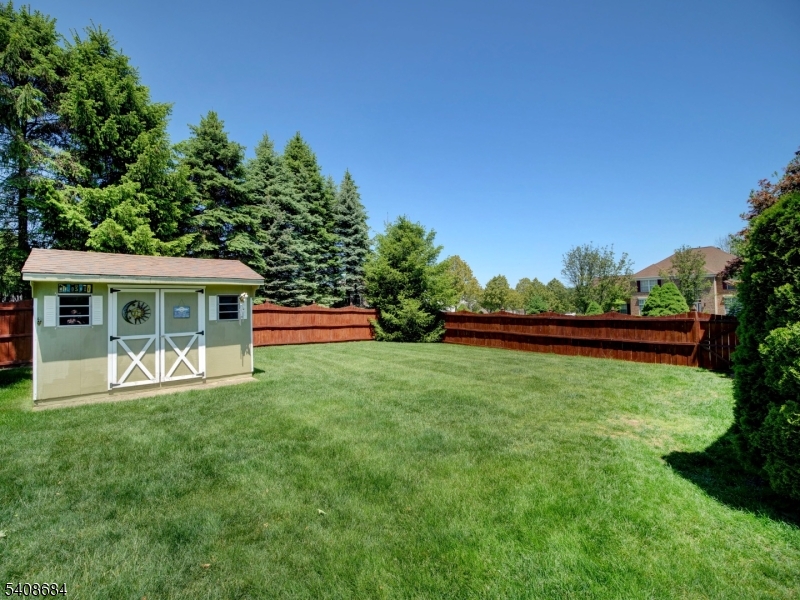 POETS PEAK - Residential