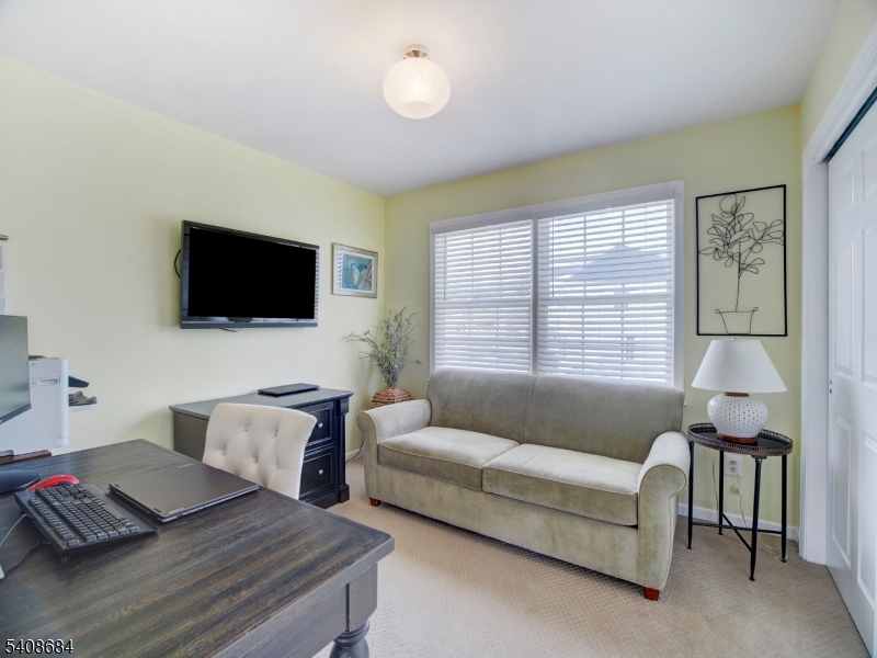 POETS PEAK - Residential