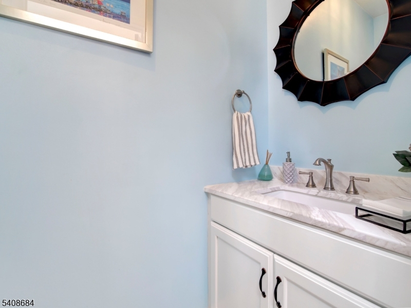 POETS PEAK - Residential