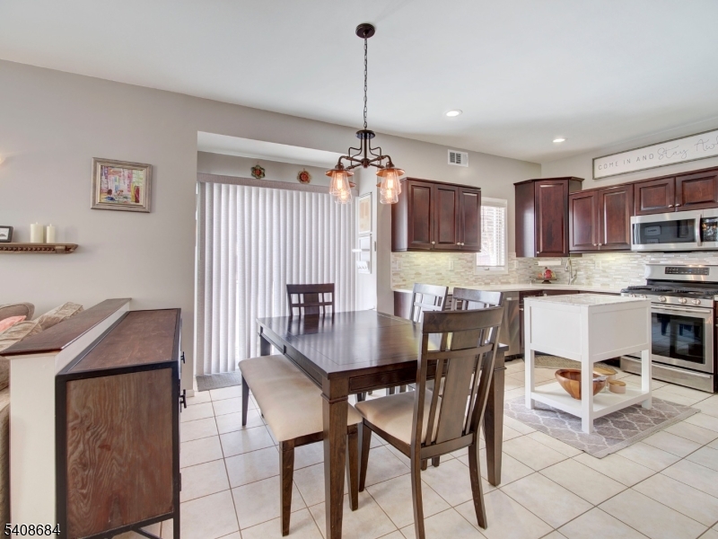 POETS PEAK - Residential