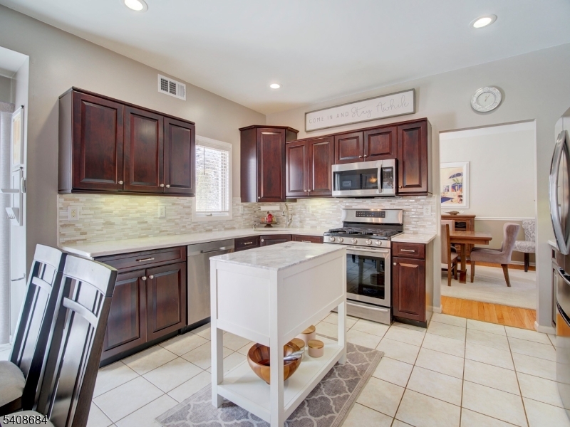 POETS PEAK - Residential