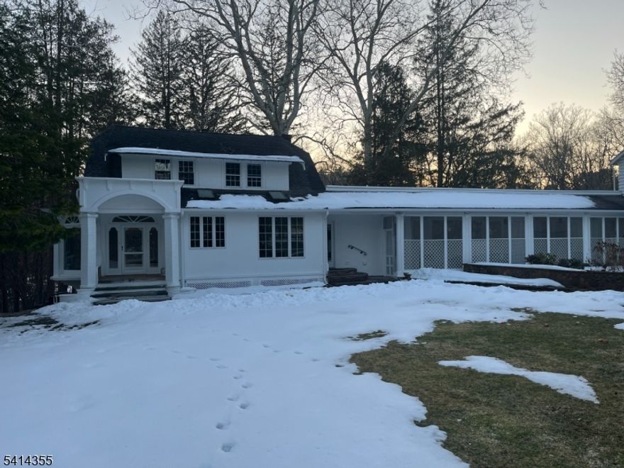 Country Estate with 3 Bdr and 2.5 baths, on 3.9 acres, that borders on the Musconetcong River, beautiful views.  Landlord responsible for lawn and snow removal.  Less than 5 minutes to shopping and restaurants.  Non smokers and no pets.