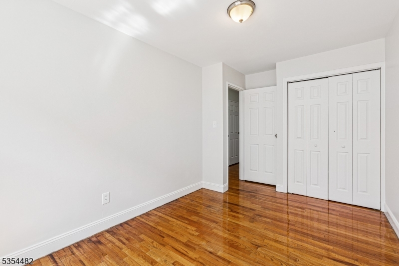 Jersey City, New Jersey 07307, United States, 3 Bedrooms Bedrooms, ,2 BathroomsBathrooms,Residential,Active,119579