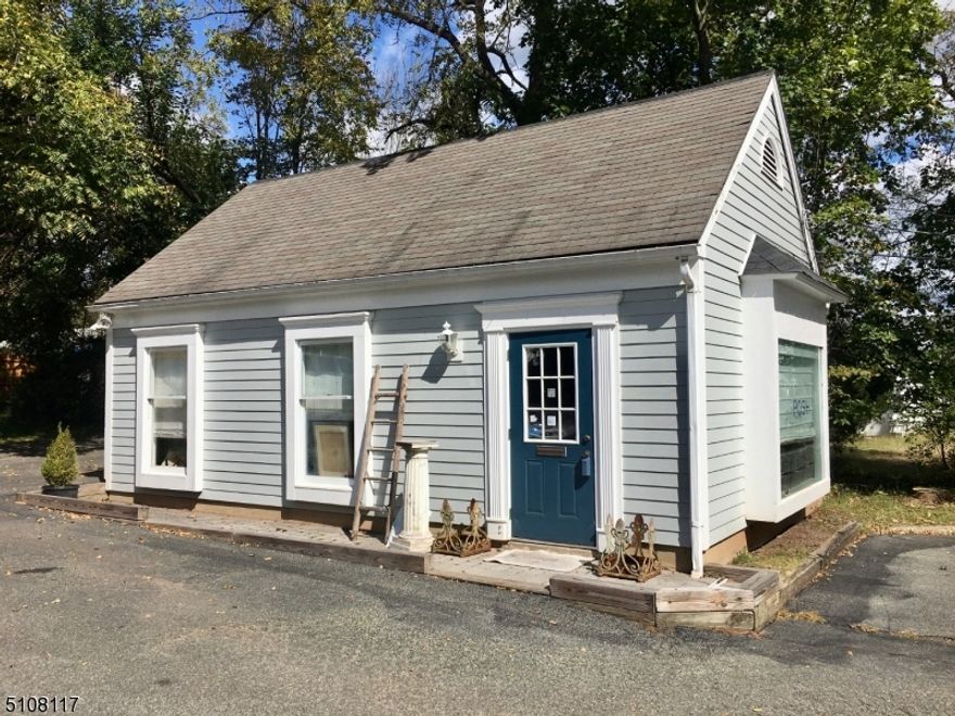 Free standing office/retail building in the center of Bedminster approx 700 sq feet w/ reception area, separate office, ideal for attorney,CPA,small retail etc. Easy access to highways/public tran shared parking. Tenant will share snow removal & lawn maintenance.  Can be built to suite.