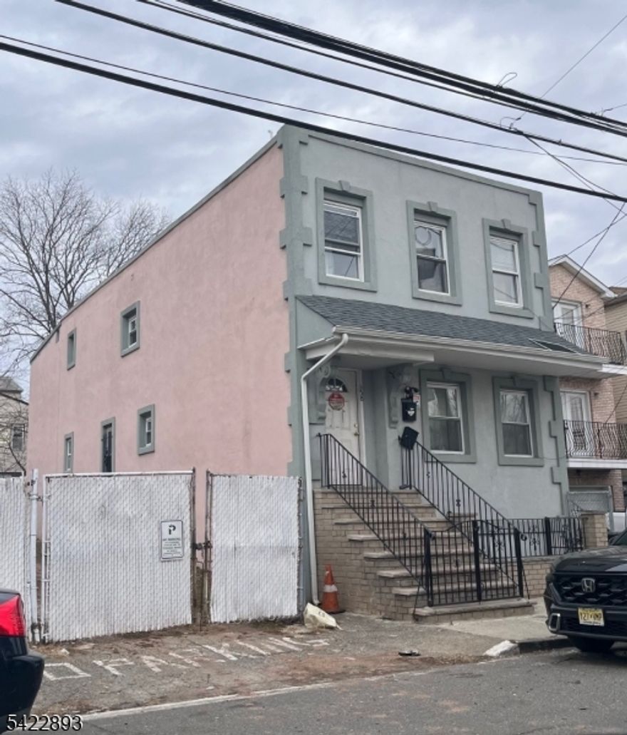 Freshly painted with a private suite plus 2 more bedrooms and 1 bathroom, Kitchen and Liv Dinni combo. Central air and heat , hardwood floors and ceramic floor tiles.Move in condition.
