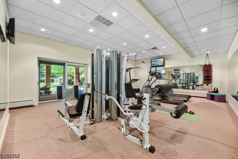 COUNTRY CLUB ESTATES - Residential