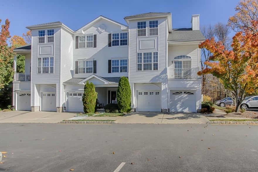 Freshly painted and renovated 2 bedroom, 2.1 bath in Rose Arbor section of Morris Township.  Soaring ceilings, great natural light, open floor plan, eat-in kitchen, luxury master bedroom suite, large loft and more!!