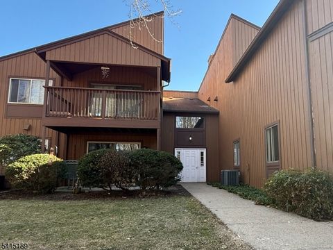 137 Drake Ln, Roxbury Twp., NJ 07852 - #: 4012900