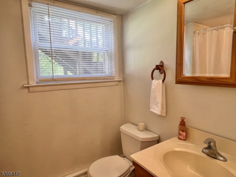 Mansfield Twp., New Jersey 07865, United States, 4 Bedrooms Bedrooms, ,2 BathroomsBathrooms,Residential,Pending,213065