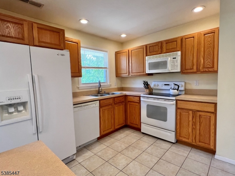 Mansfield Twp., New Jersey 07865, United States, 4 Bedrooms Bedrooms, ,2 BathroomsBathrooms,Residential,Pending,213065