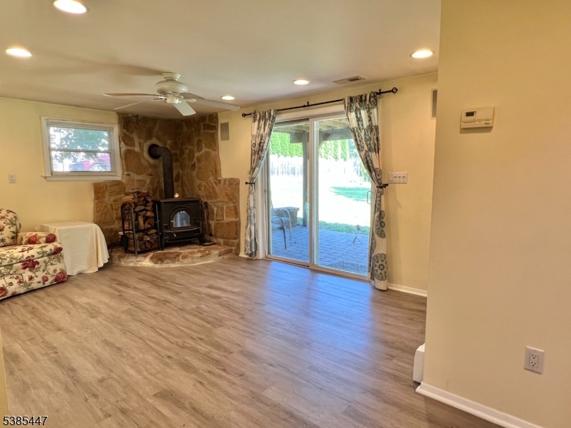 Mansfield Twp., New Jersey 07865, United States, 4 Bedrooms Bedrooms, ,2 BathroomsBathrooms,Residential,Pending,213065