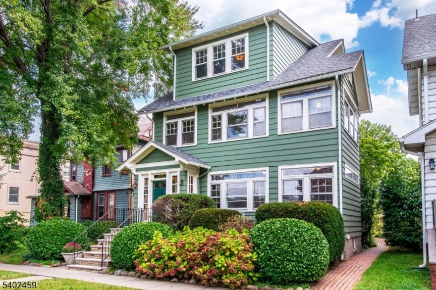 Stunning 3 bedroom unit with large living room featuring spectacular hardwood floors and beautiful windows. Brand new eat-in kitchen with stainless steel appliances. New full bathroom plus a powder room. Laundry in building, 1 parking space included. Incredible location! Close to everything- dining, shopping, entertainment, transportation.