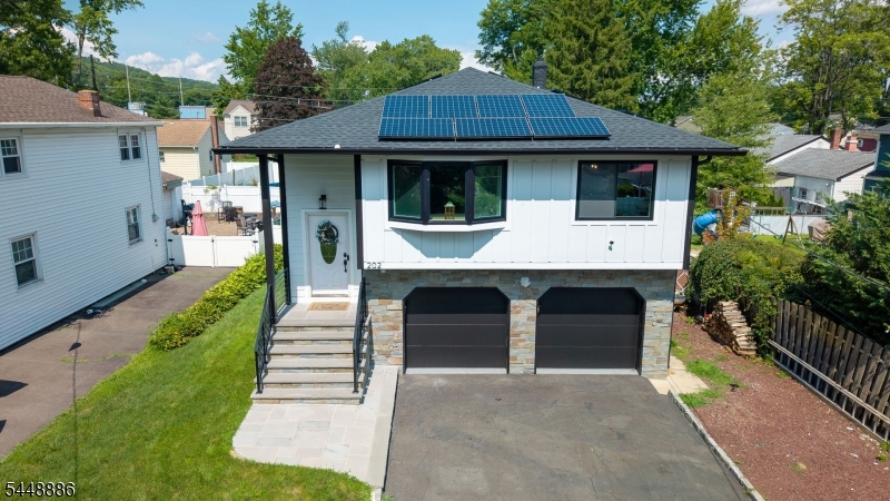 Photo 1 of 37 — 202 Tuttle St, Green Brook Twp., NJ 08812