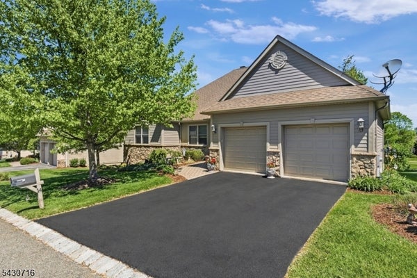 14 WENTWORTH CT, HAMBURG, NJ 07419 - Image 0bce052dcfa8cc442e7f42fe78990dc1/736529282