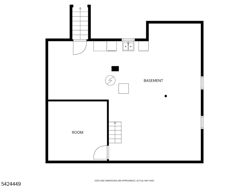 Main image without alt text