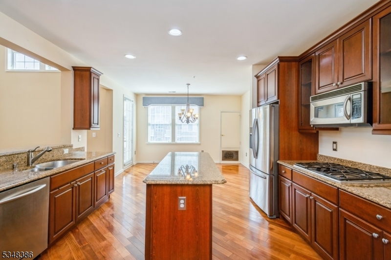 33 Cooper Ave 213