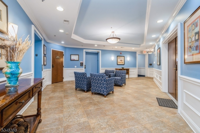 33 Cooper Ave 213