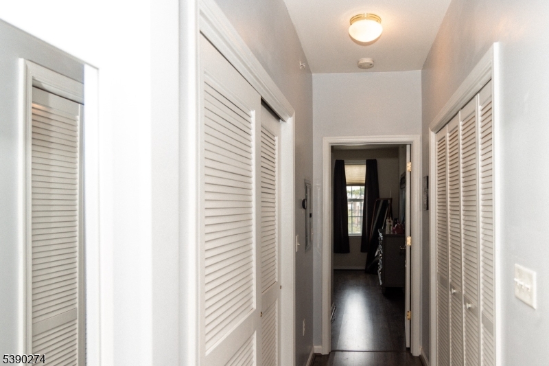 VAN HOUTEN MANOR - Residential