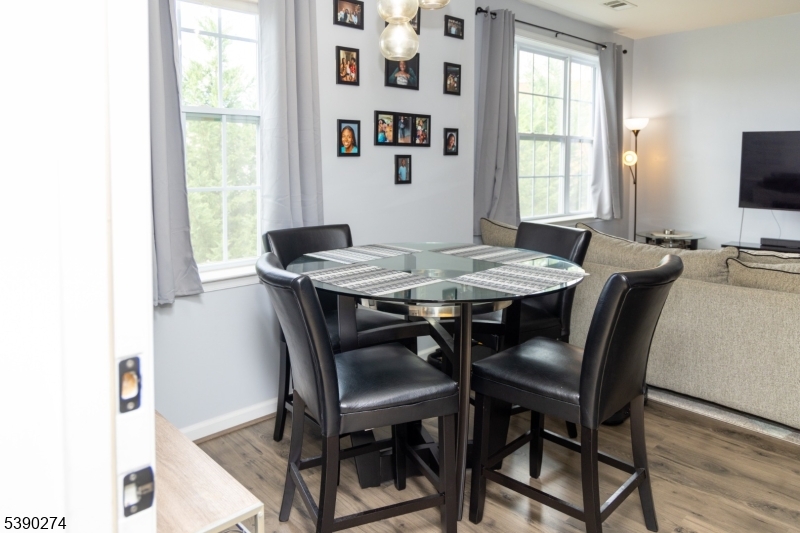 VAN HOUTEN MANOR - Residential