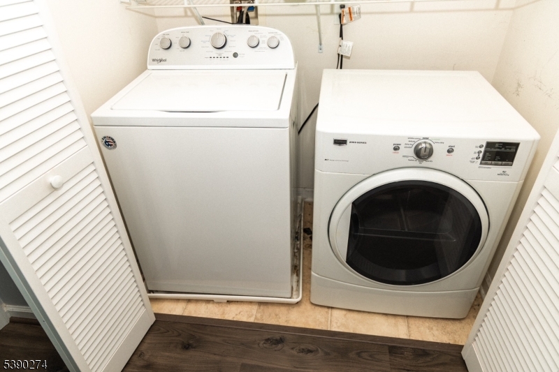 VAN HOUTEN MANOR - Residential