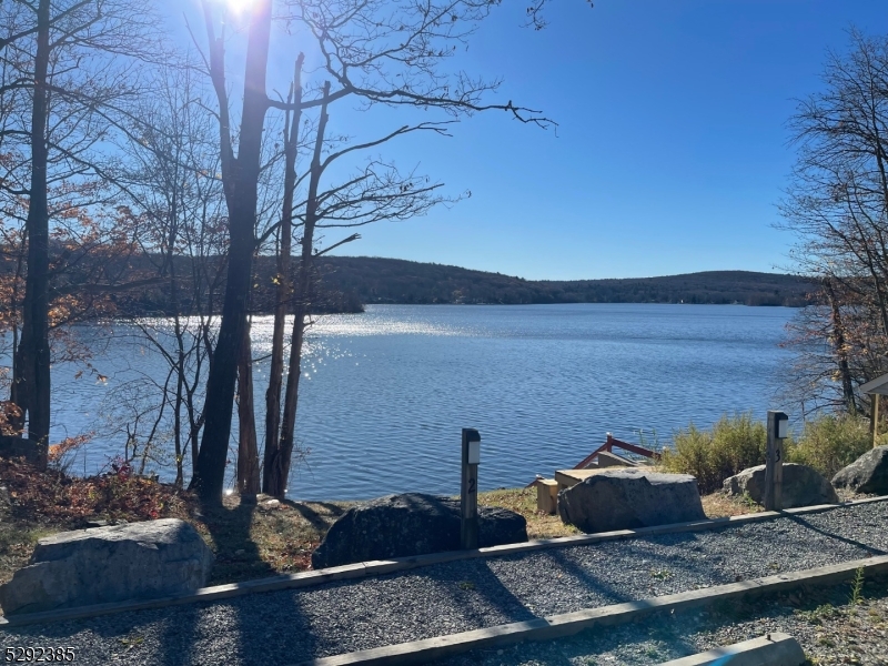 Upper greenwood lake - Land