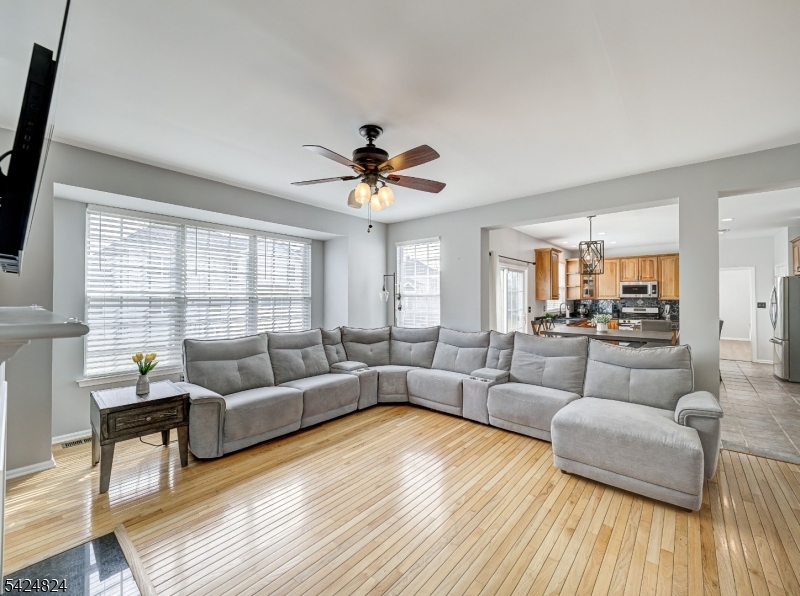 CARRIAGE GATE - Residential