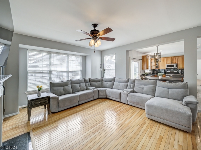 CARRIAGE GATE - Residential