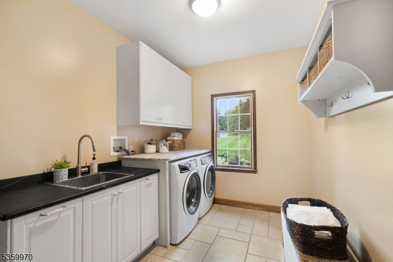 Clinton Twp., New Jersey 08801, United States, 4 Bedrooms Bedrooms, ,4 BathroomsBathrooms,Residential,Pending,141152