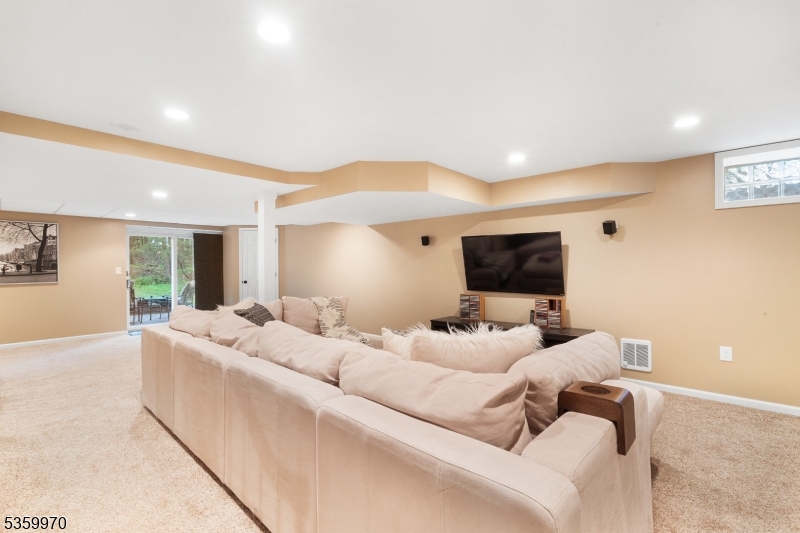 Clinton Twp., New Jersey 08801, United States, 4 Bedrooms Bedrooms, ,4 BathroomsBathrooms,Residential,Pending,141152