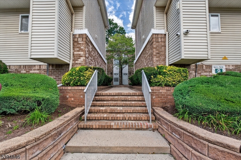 Park Place at the Ave - Residential