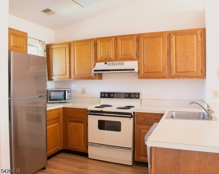 Condo/Coop/Townhouse - Residential