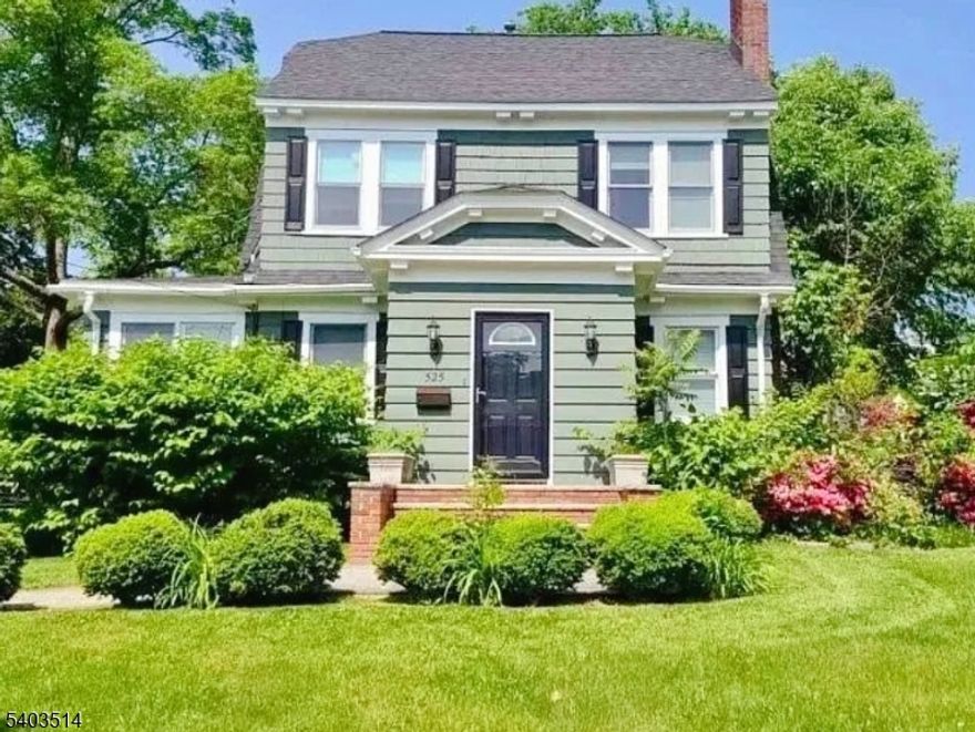 A beautiful 5B/2.5B house is located in the nice area of Millburn. Walking distance to elementary school, middle school and high school, library, train station, and restaurants.
