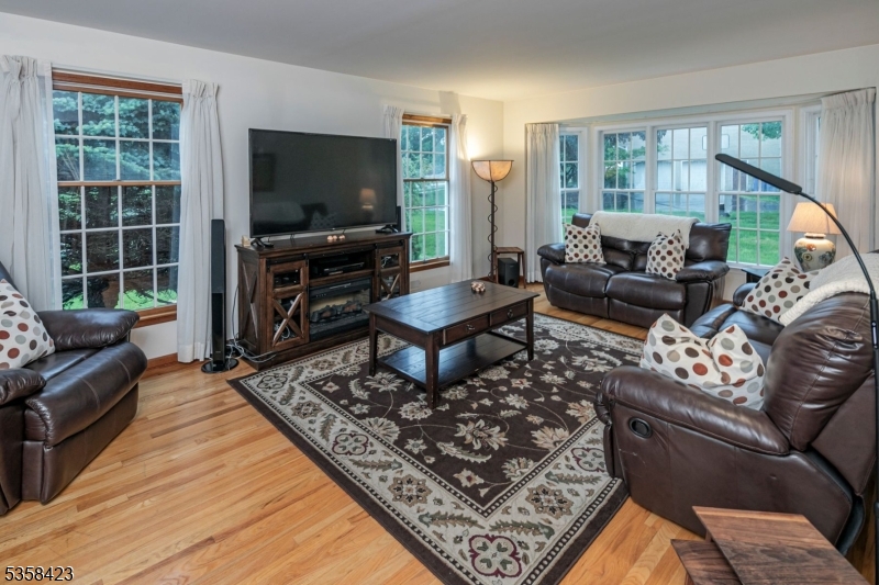 35 Dehart Dr